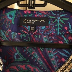 Jones New York Tops - Jones New York beautiful silk blouse Jones New York Tops - Jones New York beautiful silk blouse